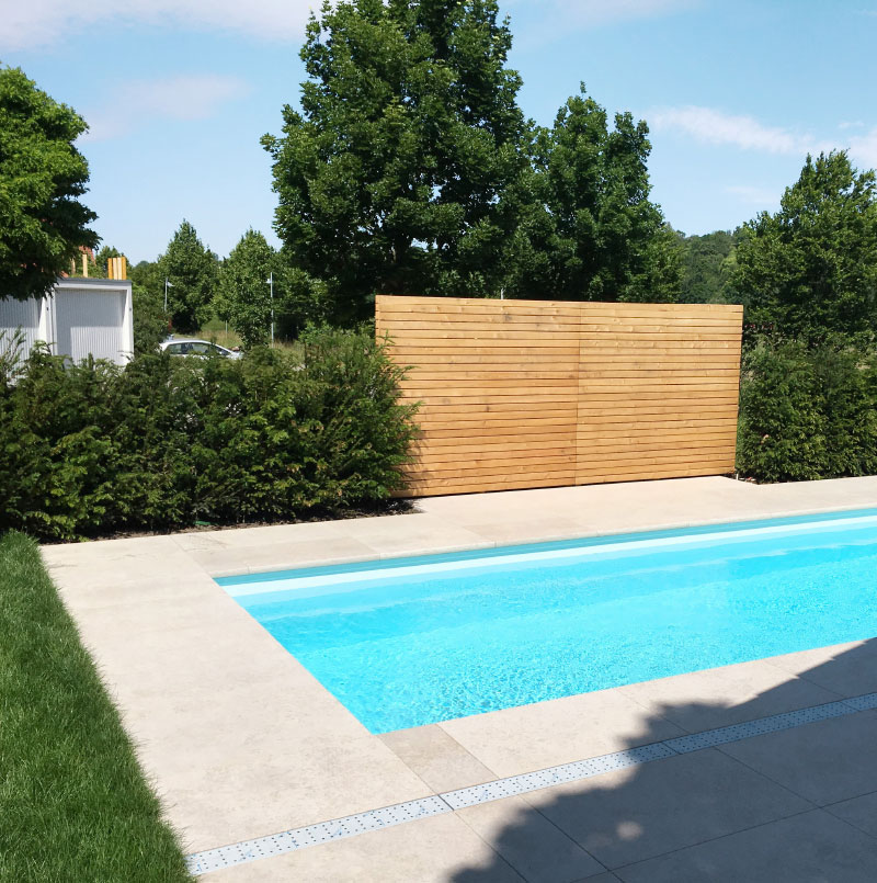 Beispiel Sichtschutz, Terassenbelag und Poolbau von Schlegel Garten- und Poolbau aus Kirchheim Teck